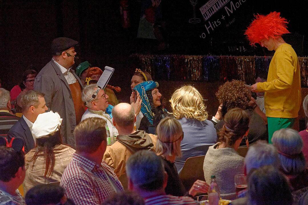 Super Kostüme, Show, Sketche und Tanz in Hirschaid!
