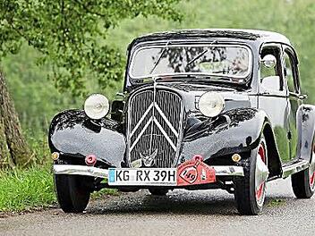 Historische Fahrzeuge, wie dieser Citroën 11 CV BL Baujahr 1939, gefahren von Harald Breitenfeldt (Bad Kissingen), sind bei der "1. ADAC-Herzog-Hedan-Fahrt" des AMSC Hammelburg am 26. Juni herzlich willkommen. Foto: Wolfgang Schwarz