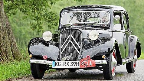 Historische Fahrzeuge, wie dieser Citroën 11 CV BL Baujahr 1939, gefahren von Harald Breitenfeldt (Bad Kissingen), sind bei der "1. ADAC-Herzog-Hedan-Fahrt" des AMSC Hammelburg am 26. Juni herzlich willkommen. Foto: Wolfgang Schwarz