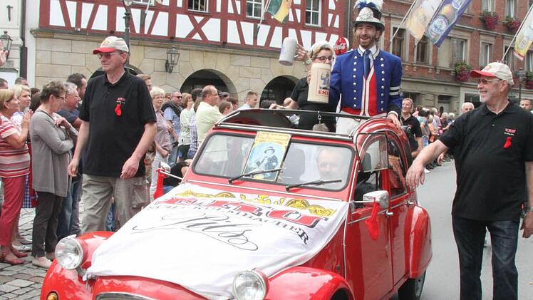 Impressionen vom Festzug der Fanclubs Foto: Sonny Adam