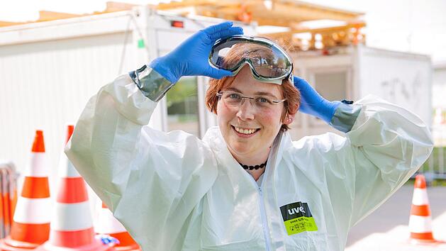 Vom Sparkassen-Schalter zur Corona-Teststation: Sina Eckert aus dem Landkreis Forchheim unterst&uuml;tzt derzeit ganztags das BRK. Von der Sparkasse wurde sie daf&uuml;r freigestellt. Foto: privat