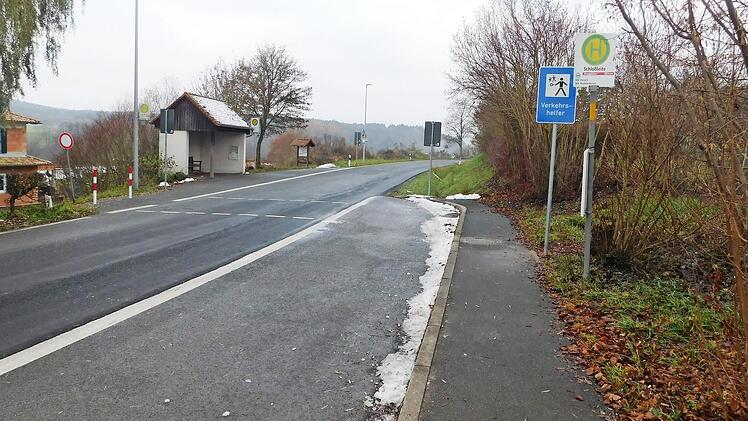 Eine Bushaltestelle mit Lichtsignalanlage ist der Favorit der Schönbrunner Gemeindevertreter. Foto: Georg Hütgens