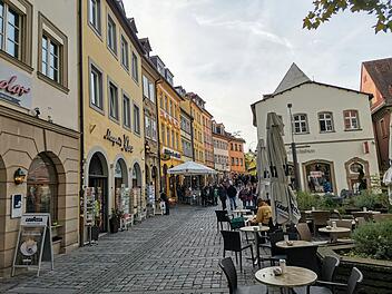 In Stadt und Kreis Bamberg steigen die Corona-Zahlen. Grund sind Infektionen in Bildungseinrichtungen und Pflegeheimen.