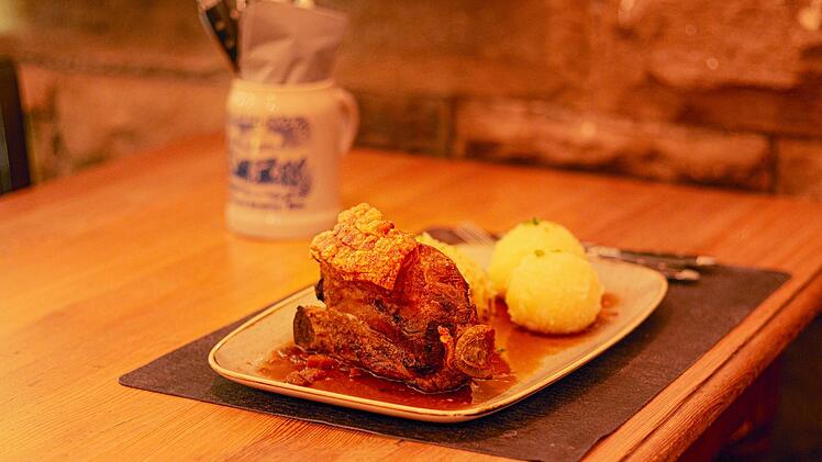 Neben regionalen Bieren vom Fass findest du beim Blick in die Speisekarte eine typisch fr&auml;nkische Klassiker-Auswahl.