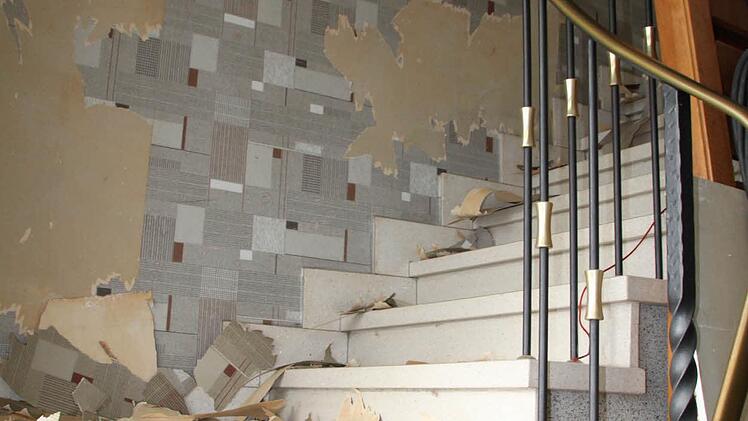 Willkommen auf der Baustelle: Das Treppenhaus wird neu gemacht, auch der Gastraum und die Küche werden renoviert. Foto: Ulrike Müller