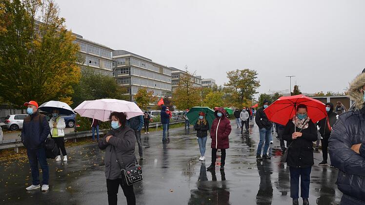 Protest mit Maske und Abstand