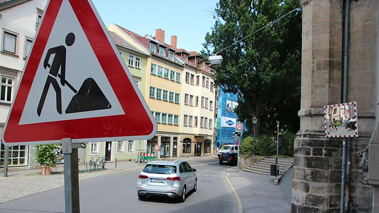 Aufgrund einer Baustelle ist die Grafengasse bereits jetzt ein Nadelöhr. Ab Montag, 2. August, ist die  Achse Grafengasse - Rückertstraße sogar vollgesperrt. Das hat auch Auswirkungen auf den Stadtbusverkehr.