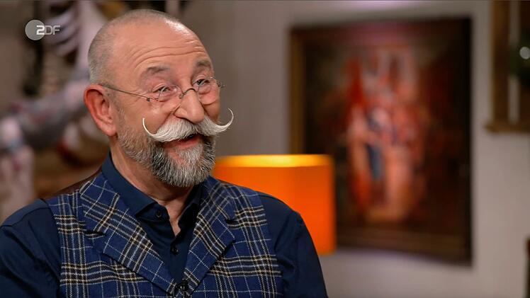 In der Mittwochsausgabe von "Bares f&uuml;r Rares" (ZDF) sorgten skurrile Promi-K&ouml;pfe aus Plastik f&uuml;r Unterhaltung.