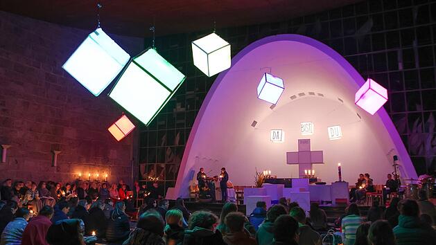 Ebermannstadt: Burg Feuerstein lädt Jugendliche zur ersten Disco in der Kirche ein - Eintritt frei