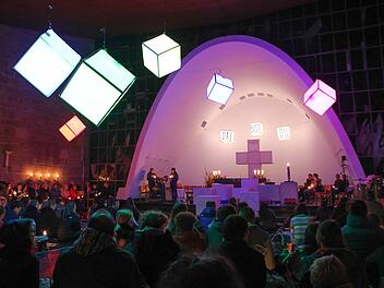 Ebermannstadt: Burg Feuerstein lädt Jugendliche zur ersten Disco in der Kirche ein - Eintritt frei