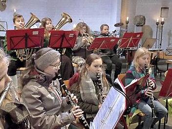 Ihr Können an den Instrumenten zeigte die Klang Gäng, die Nachwuchsmusiker der Zeller Musikanten. Foto: Christian Licha
