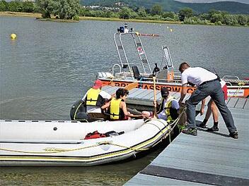 Der Bootstrupp rückte zu einer Schauübung aus. Fotos: Werner Reißaus
