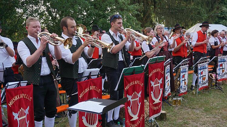 Open-Air Festival der Blasmusik anlässlich des 95-jährigen Bestehens der Musikvereinigung Wartmannsroth.