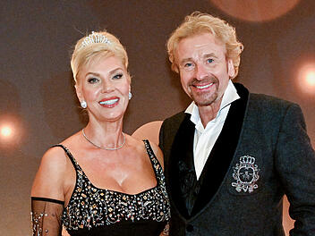 Thomas Gottschalk und Karina Mroß sind verlobt Thomas Gottschalk und Karina Mroß sind verlobt