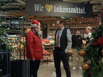 Edeka-Weihnachtswerbung: Beliebter Schauspieler sorgt für Begeisterung - "unschlagbar"