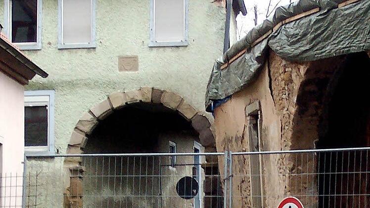 Nach Abschluss der Arbeiten an der Mauer wird die Schulgasse wieder für Fußgänger geöffnet. Foto: Zimmermann