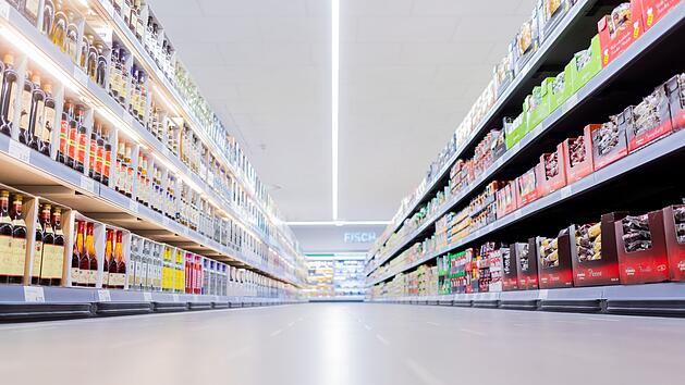 Aldi, Lidl, Edeka & Co.: Kunde macht Ärger über volle Sonnenblumenöl-Regale Luft