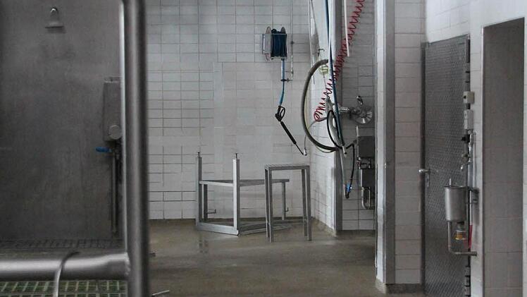 Innenansicht aus dem Coburger Schlachthof: In diese Ecke wurde das sogenannte K3-Fleisch aus dem Produktionsprozess herausgenommen. Normalerweise hätte es von dort aus nicht mehr in die Weiterverarbeitung gelangen können und dürfen. Foto: Simone Bastian/CT-Archiv