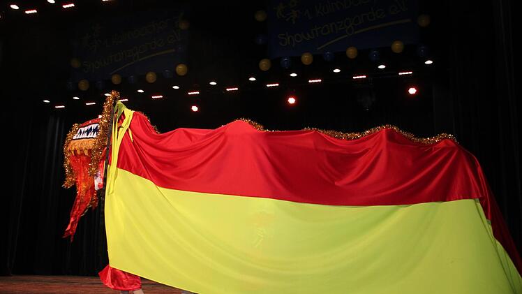 Aus dem Drachen, den die Quasselinos der Parkettfeger Mainleus mitgebracht hatten, wurden ...