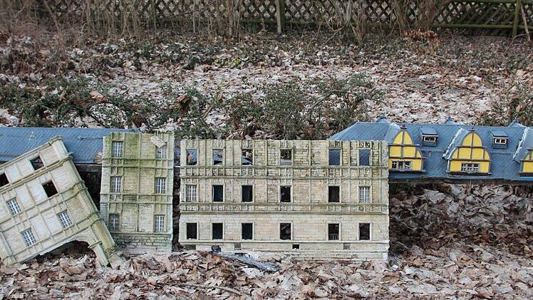 Fassadenteile der Ehrenburg und Erker Christiane Lehmann