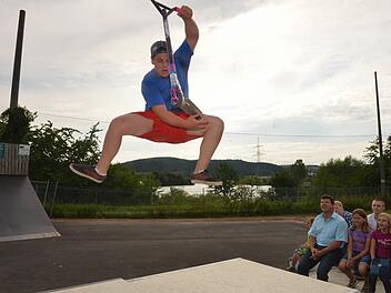 Skater können offensichtlich bald in Wildflecken üben. Ob sie es so beherrschen wie Daniel Eck, der hier auf einem Archivfoto zu sehen ist? Foto: Ronald Rinklef