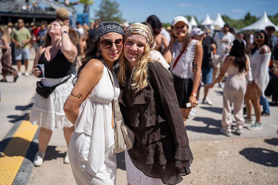 Mit vielen internationalen und nationalen Live-Acts.