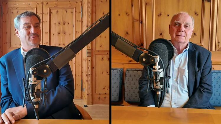 Markus S&ouml;der begr&uuml;&szlig;te Uli Hoene&szlig; im Podcast "Auf eine wei&szlig;-blaue Tasse" in der Bayerischen Staatskanzlei.