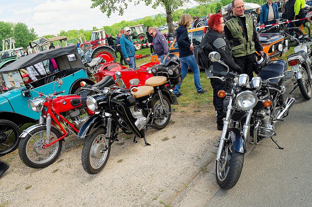 Es kamen viele Oldtimerfreunde.