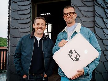 Noch ist v&ouml;llig unklar, von welchem ungew&ouml;hnlichen Ort sich Klaas Heufer-Umlauf (links) und Joko Winterscheidt f&uuml;r die neue Show-Staffel zur&uuml;ckmelden werden.
