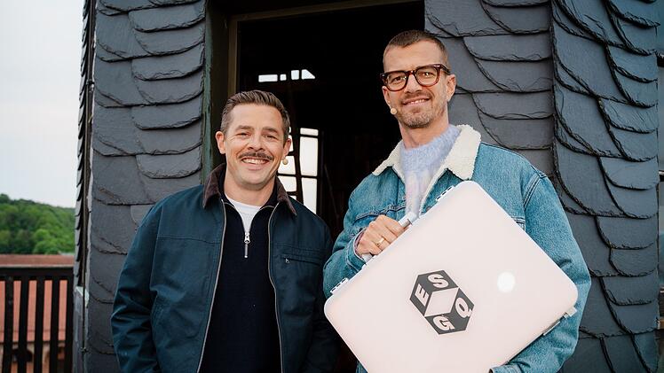 Noch ist v&ouml;llig unklar, von welchem ungew&ouml;hnlichen Ort sich Klaas Heufer-Umlauf (links) und Joko Winterscheidt f&uuml;r die neue Show-Staffel zur&uuml;ckmelden werden.