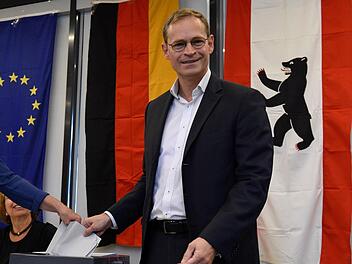 Der Regierende Bürgermeister Michael Müller (SPD) gibt am 18.09.2016 in Berlin seine Stimme zur Wahl des Abgeordnetenhauses ab. Foto: Rainer Jensen/dpa
