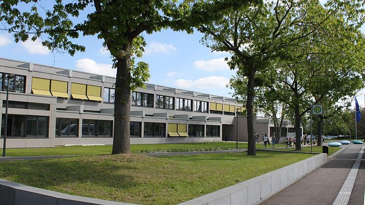 Die Dreiberg-Schule in Knetzgau gehört nach der Generalsanierung zu den modernsten Schulen im weiten Umkreis. Foto: Christiane Reuther