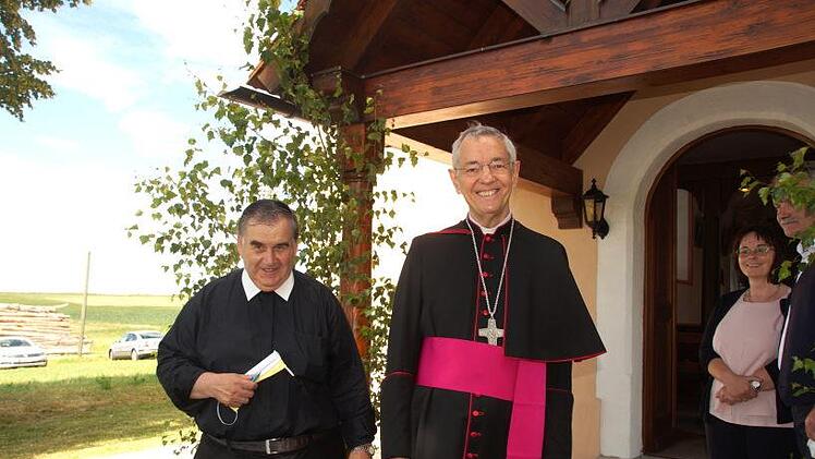 Erzbischof Ludwig Schick und Pfarrer Bernhard Friedmann