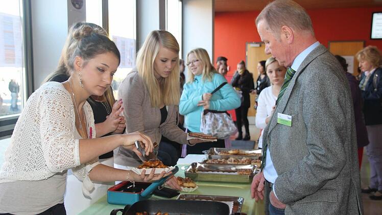 Am Stand der Fachklasse Ernährung  Foto: Veronika Schadeck