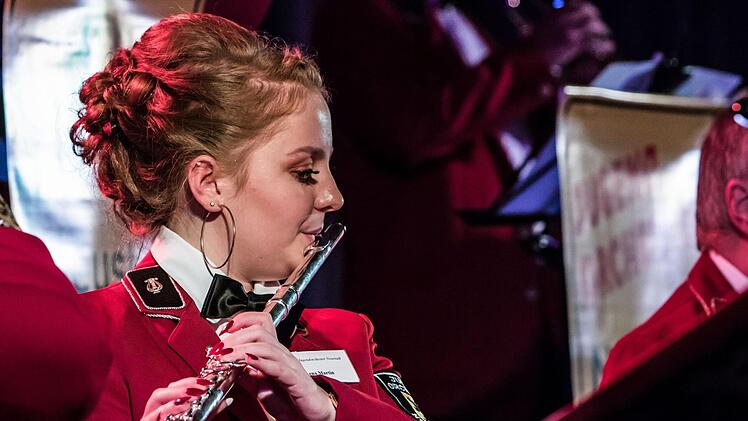 Impressionen vom Galakonzert des Jugendorchesters Neustadt in der Mehrzweckhalle Heubischer Straße.Foto: Jochen Berger