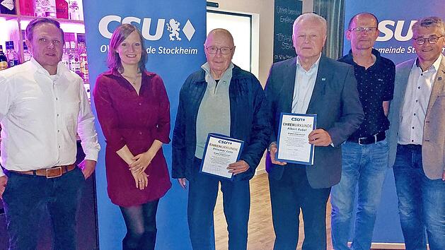 Ortsvorsitzendem Stefan Beetz, Susanne Heinlein von der Frankenwald-CSU (von links) und Fraktionssprecher J&uuml;rgen Wei&szlig;erth (rechts) war es eine gro&szlig;e Freude, Ottomar Lutz (3. v. l.), Altb&uuml;rgermeister Albert Rubel (4. v. l.) und Wolfgang Schirmer (5...
