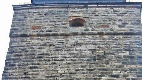 Der Treppenturm wurde erst später an den Bergfried angebaut.