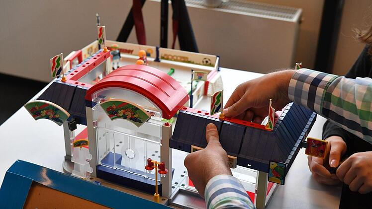 Weil sich das perfekte Dorf in Franken nicht so leicht finden lässt, haben wir es aus Playmobil selbst gebaut.