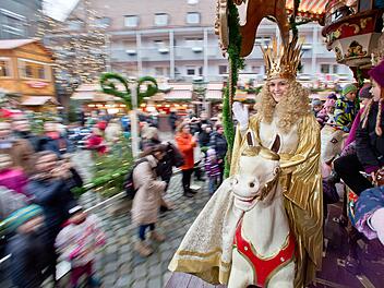 Das Nürnberger Christkind ist das ganze Jahr über auf etlichen Veranstaltungen präsent. Foto: Daniel Karmann/dpa