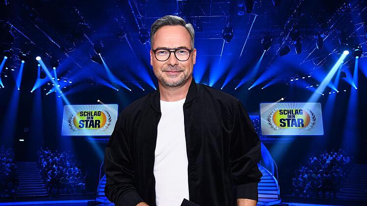 Matthias Opdenh&ouml;vel f&uuml;hrt einmal mehr durch die Livesendung am Samstagabend.