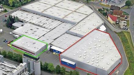 Der Wärmepumpenhersteller Alpha-InnoTec wächst und wächst. Rot markiert ist die Produktions- und Logistikhalle, die derzeit gebaut wird, grün das geplante Technikum.
