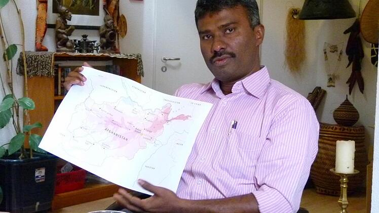 Pater Alexis Prem Kumar berichtet in der Nürnberger Jesuitenmission von seiner Geiselhaft durch die Taliban. Foto: Marion Krüger-Hundrup