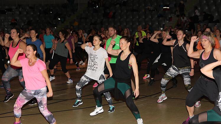 Fetzig und flott ging es zu bei der 1. Coburger Fitnessnacht. Foto: Wolfgang Desombre