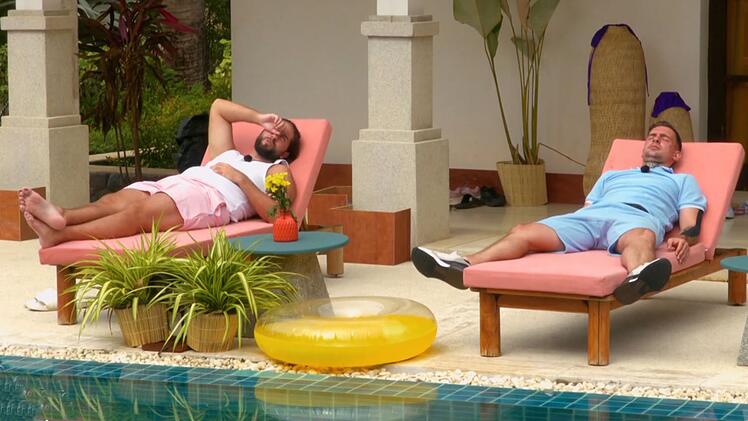 Gro&szlig;es Theater boten Eric Stehfest und Maurice Dziwak: Sie inszenierten eine neue Version von "Romeo und Julia" - mit sich selbst in den Titelrollen.