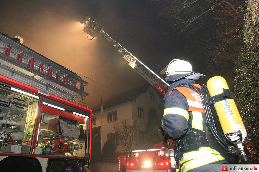 Großeinsatz: Scheunenbrand in Seigendorf