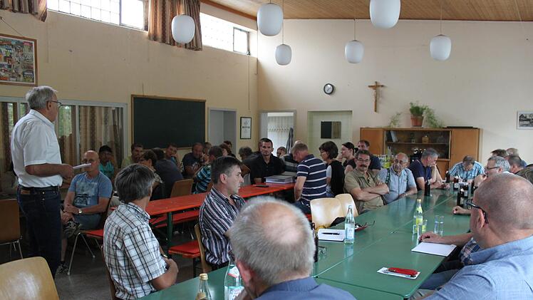 Die Bürgerversammlung in Tiefenpölz Foto: Carmen Schwind