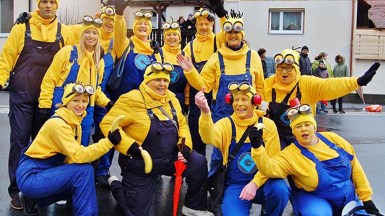 Auch in Waldfenster war am Rosenmontag viel geboten. Foto: Sigismund von Dobschütz