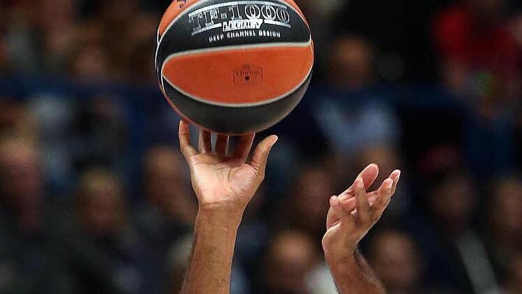 Ricky Hickman verlor in der vergangenen Euroleague-Saison beide Spiele gegen Brose Bamberg. Foto: Matteo Bazzi/dpa