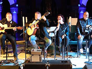 Jürgen Hofmann, Wulli Wullschläger, Sonja Tonn und Christian Pöllmann verzauberten ihre Publikum.     Foto: Johanna Blum