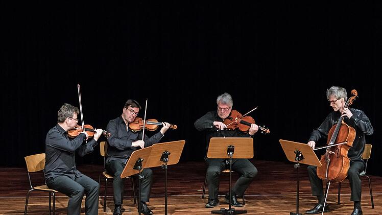 Das Vogler Quartett und der Saxofonist Christian Segmehl gastierten im Coburger Kongresshaus.Foto_Jochen Berger